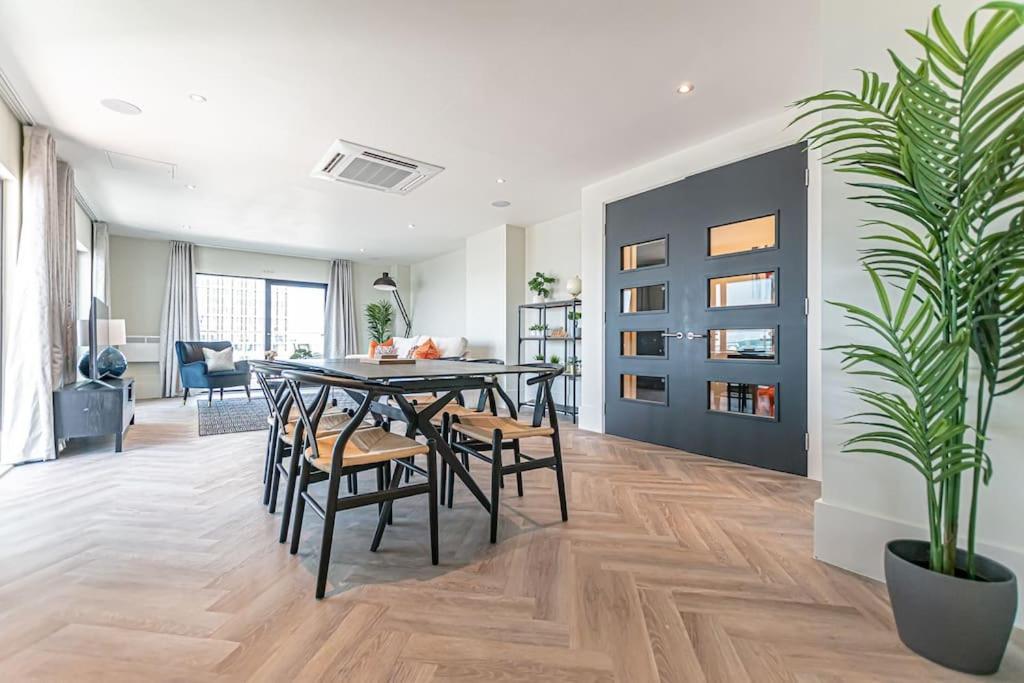 Penthouse River View! Wow Liverpool Extérieur photo