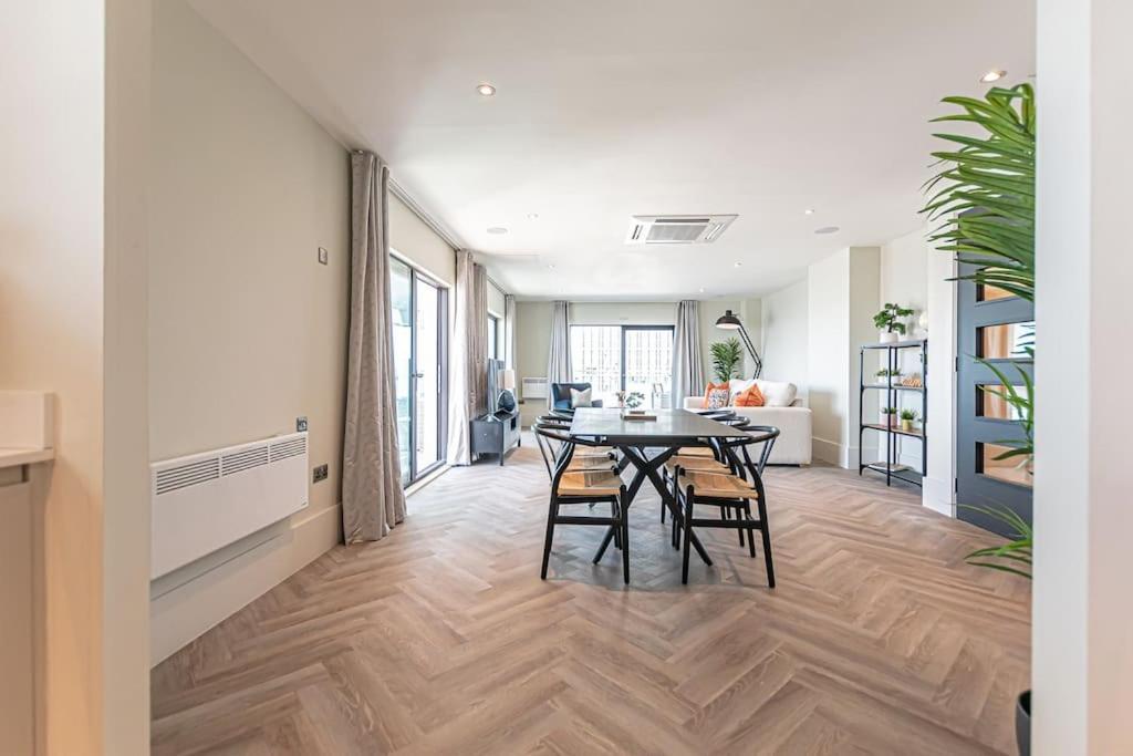 Penthouse River View! Wow Liverpool Extérieur photo