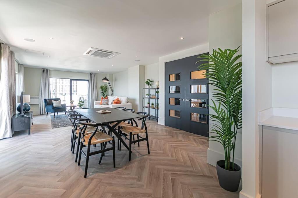 Penthouse River View! Wow Liverpool Extérieur photo