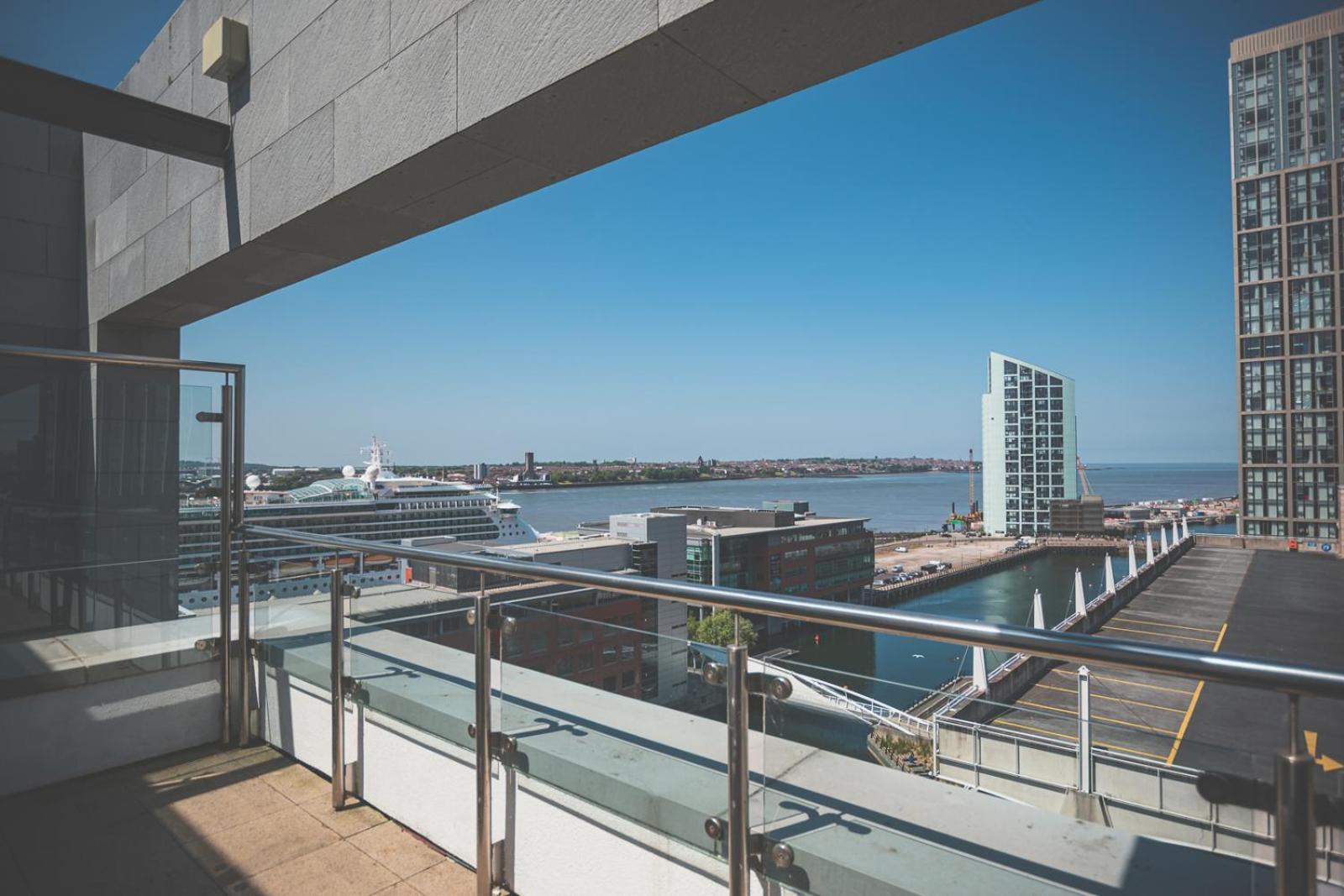 Penthouse River View! Wow Liverpool Extérieur photo